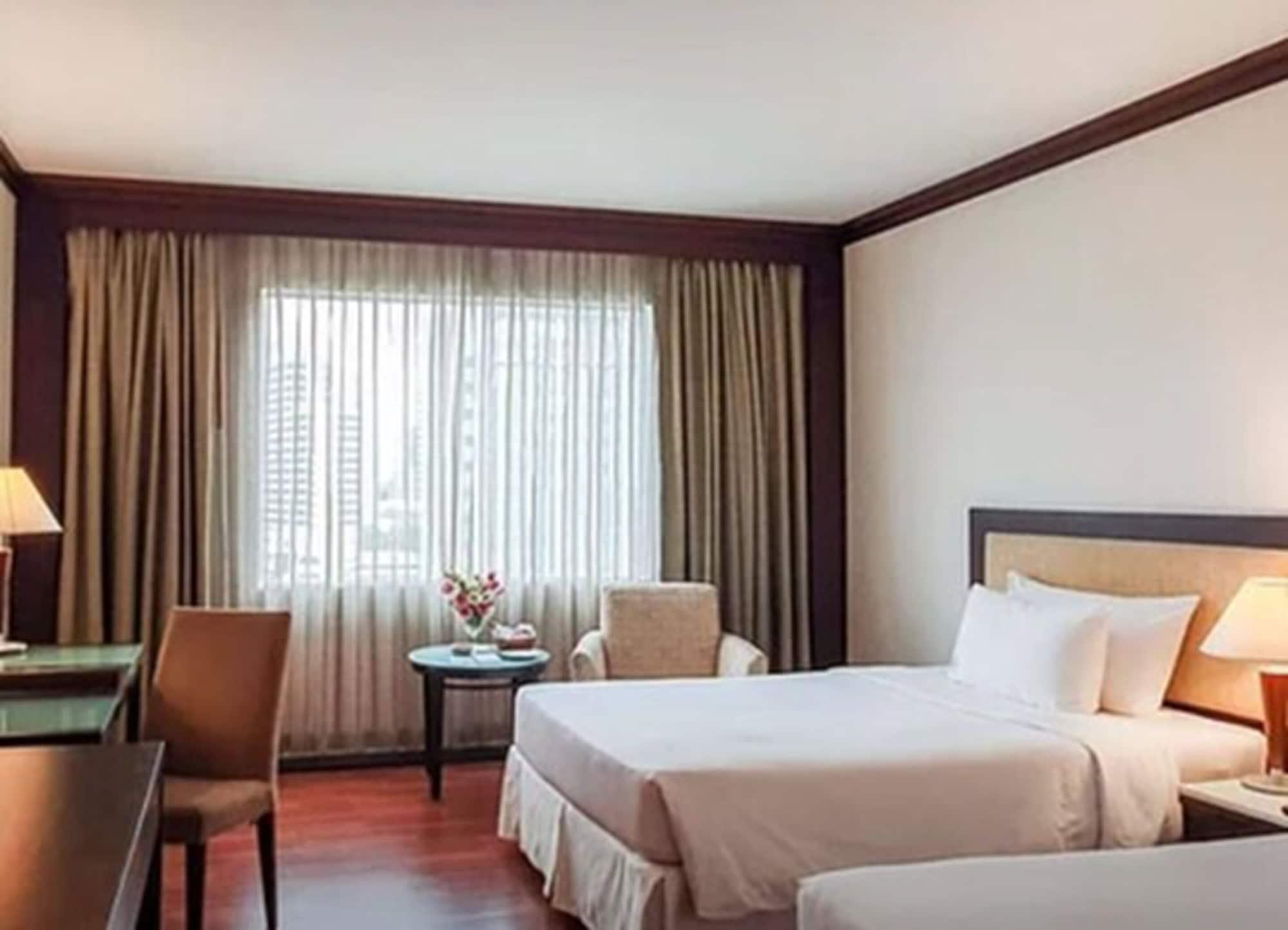 Zenith Sukhumvit Hotel Bangkok Exterior foto